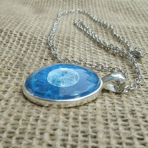 Flower of Life Design Glass Cabochon Pendant Necklace - Picture 7 of 13